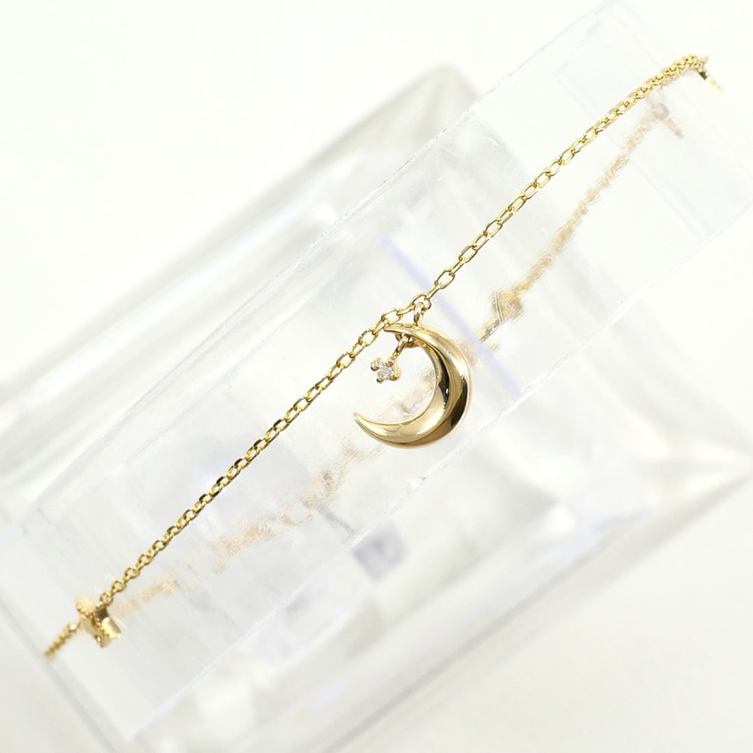 K10 10K YG Yellow Gold Bracelet with Diamond (carat weight not stamped), Total Weight 0.7g, 18.5cm,: --- Catalog ---Category: SizeLength: 18.5cm / 7.28''Weight: 0.7g / 0.02oz.Category: DesignType: Charm braceletColor: Yellow goldMetal: GoldStone: DiamondGender: WomenMaterial: Yellow gold (10K)Metal P