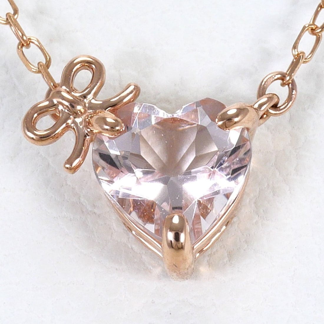 K10 10K PG Pink Gold Necklace with Rose Quartz, Total Weight 0.8g, 40cm, Jewelry: --- Catalog ---Category: SizeWeight: 0.8g / 0.02oz.Pendant Size: 7mm x 8mm / 0.27'' x 0.31''Neck Circumference: 40 cm / 15.74''Category: DesignColor: Pink goldMetal: GoldStone: Rose quartzGender: Wome
