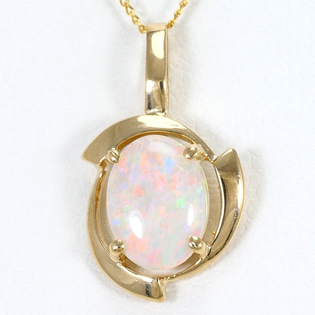 K14 14K YG Yellow Gold Necklace with Opal, Total Weight 1.7g, 41cm Length, Jewelry: --- Catalog ---Category: SizeWeight: 1.7g / 0.05oz.Pendant Size: 18mm x 10mm / 0.7'' x 0.39''Neck Circumference: 41 cm / 16.14''Category: DesignColor: Yellow goldMetal: GoldStone: OpalGender: WomenMat