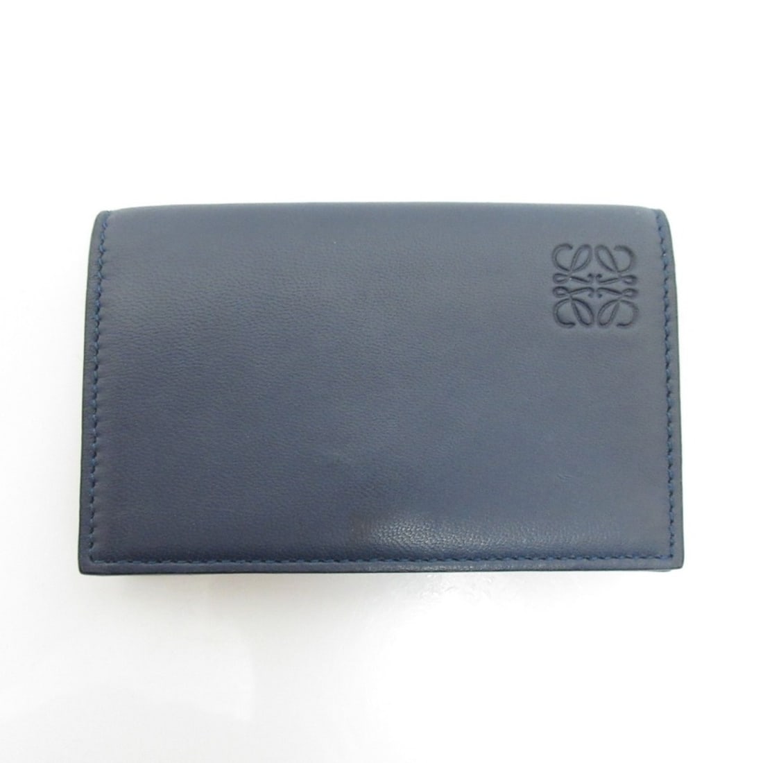 LOEWE Anagram Calf Leather Business Card Holder/Card Case, Navy, Men's/Women's: --- Catalog ---Category: DesignType: Business card caseColor: NavyGender: Men,Women,UnisexMaterial: Leather Leather/Fur Type: CalfskinCategory: GeneralBrand: LoeweCategory: Physical PropertiesSize (Hx