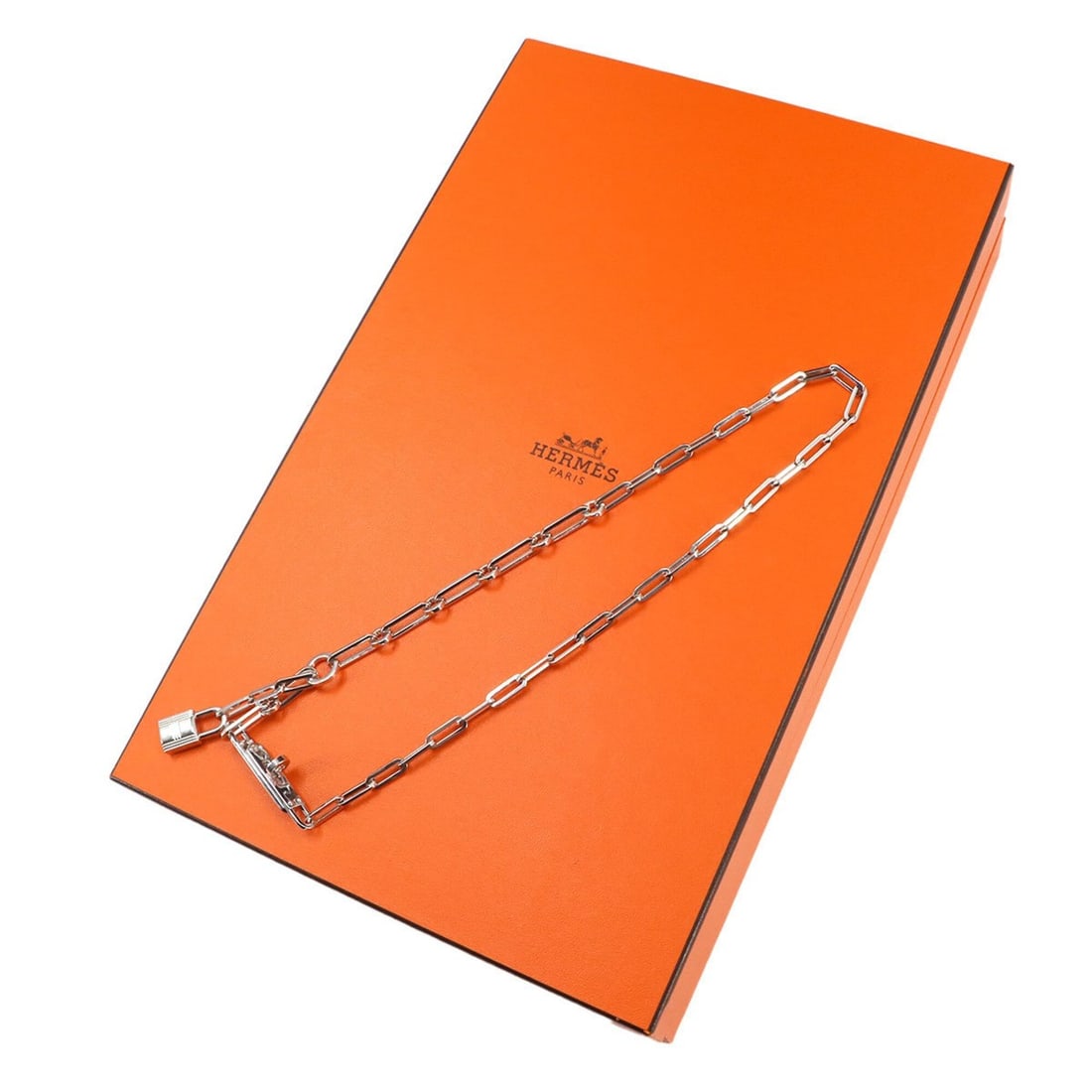 Hermes Kelly Chaine Necklace with Padlock, SV 925 Silver: --- Catalog ---Category: SizePendant Size: 20mm x 10mm / 0.78'' x 0.39''Neck Circumference: 52.5 cm / 20.66''Category: DesignColor: SilverGender: WomenMaterial: Silver 925Necklace Type: NecklaceCatego
