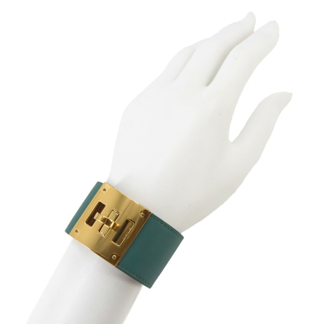 Hermes Kelly Dog Bangle Bracelet, Swift Leather, Green, ?R Stamp, Gold Hardware: --- Catalog ---Category: SizeLength: 15.5cm - 17cm / 6.1'' - 6.69''Category: DesignType: BangleColor: Gold, GreenGender: Men,WomenMaterial: Swift leatherCategory: GeneralBrand: HermesCountry of Origin