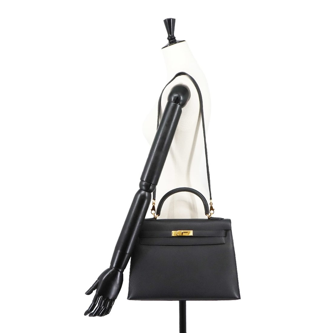 Hermes Kelly 32 Togo Black 2-way Handbag Shoulder with external stitching, ?G stamp, gold hardware: --- Catalog ---Category: SizeSize (HxWxD): 22cm x 33cm x 12cm / 8.66'' x 12.99'' x 4.72''Category: DesignType: HandbagColor: BlackGender: WomenMaterial: Togo leather Category: GeneralBrand: HermesCoun