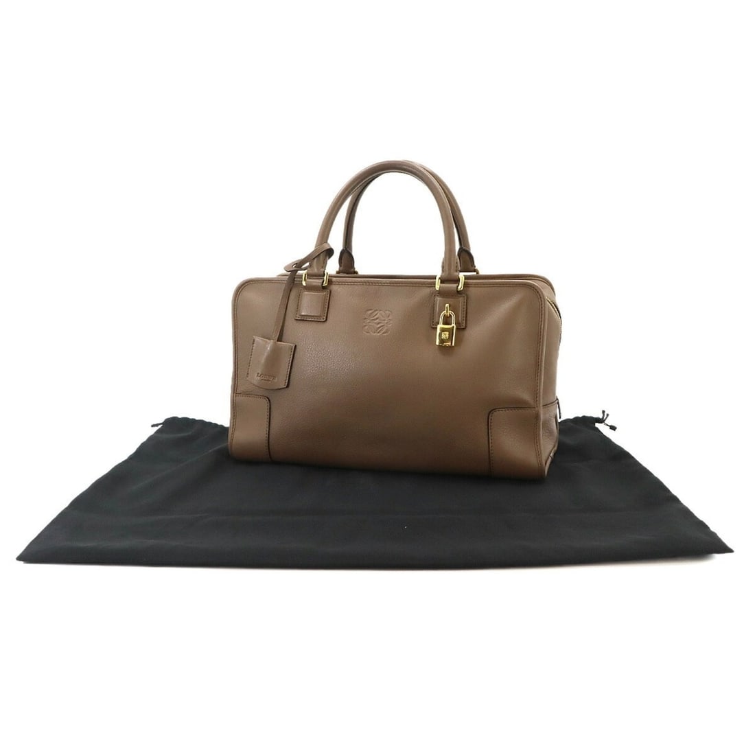 Loewe Amazona 36 Handbag, Leather, Brown, 352 79 A22, Gold Hardware: --- Catalog ---Category: SizeSize (HxWxD): 21.5cm x 36cm x 15.5cm / 8.46'' x 14.17'' x 6.1''Category: DesignType: HandbagColor: BrownGender: WomenMaterial: Leather Category: GeneralMPN: 352.79.A22Bran
