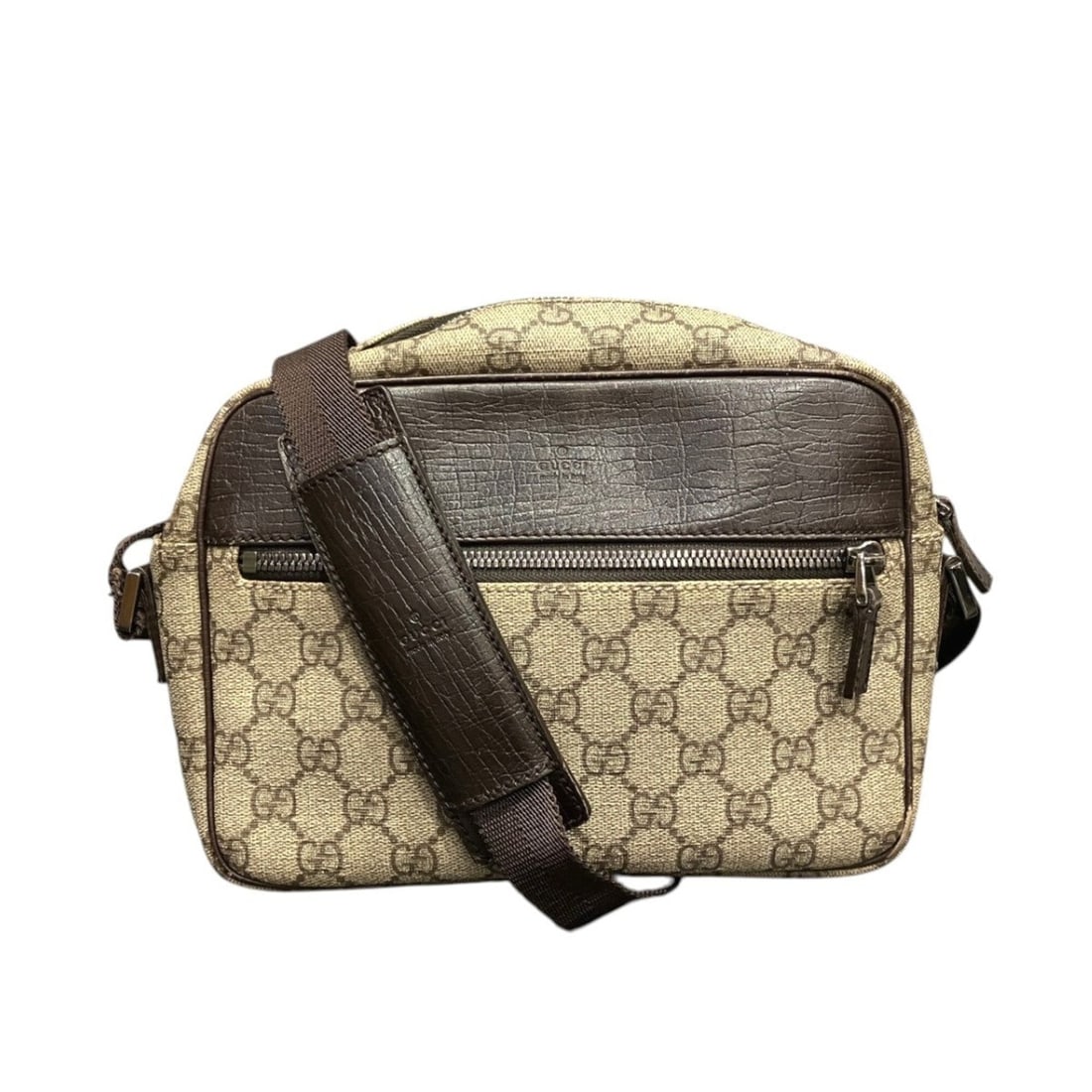 Gucci GG Supreme Shoulder Bag 114291: --- Catalog ---Category: SizeSize (HxWxD): 17cm x 22cm x 6cm / 6.69'' x 8.66'' x 2.36''Strap Length: 78cm - 132cm / 30.7'' - 51.96''Category: DesignType: Shoulder bagGender: WomenClosure: ZipperMateri