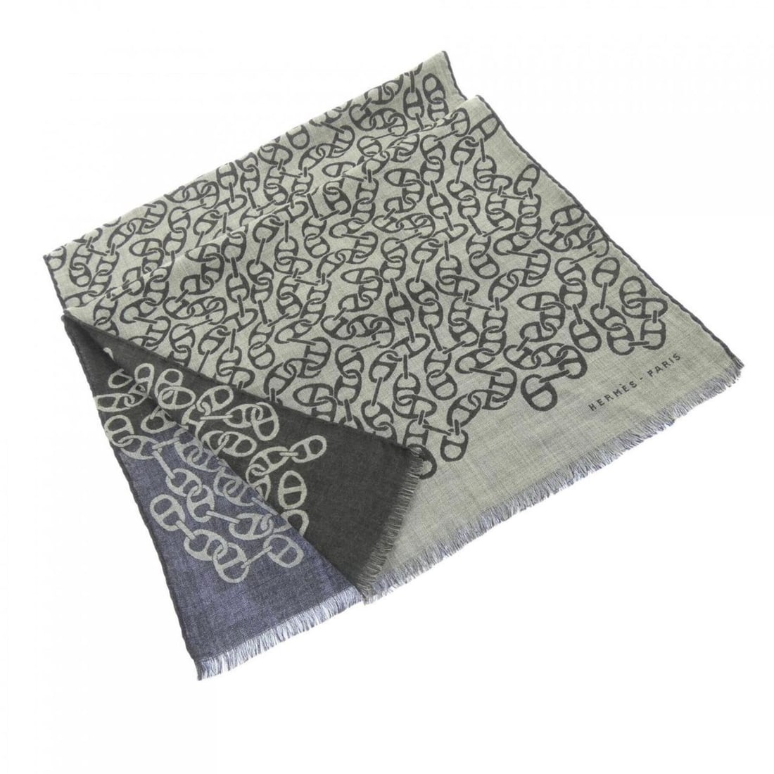 Hermes scarves and stoles: --- Catalog ---Category: SizeSize (LxW): 1.6m x 47cm / 62.99'' x 18.5''Category: DesignType: StoleColor: GrayGender: MenMaterial: Silk , Cashmere Category: GeneralBrand: Hermes--- Item List ---Section