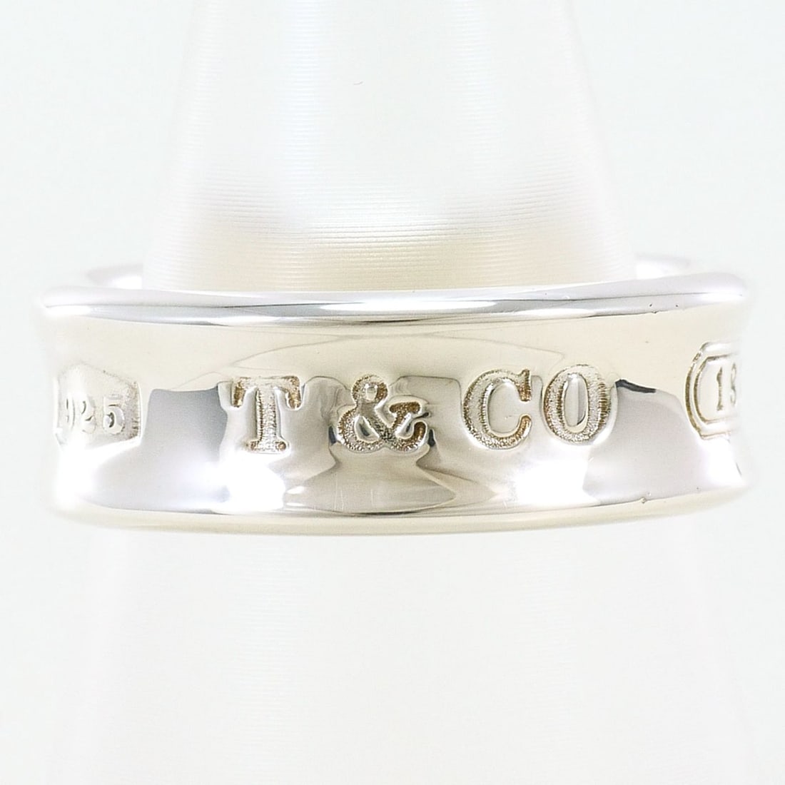 Tiffany & Co. 1837 Silver Ring, 1 piece, Total Weight 7.1g, Like New Condition.: --- Catalog ---Category: SizeJP Size: 13US Size: 6.5Category: DesignType: Band ringColor: SilverGender: WomenMaterial: Silver 925Category: GeneralBrand: Tiffany--- Item List ---Section: