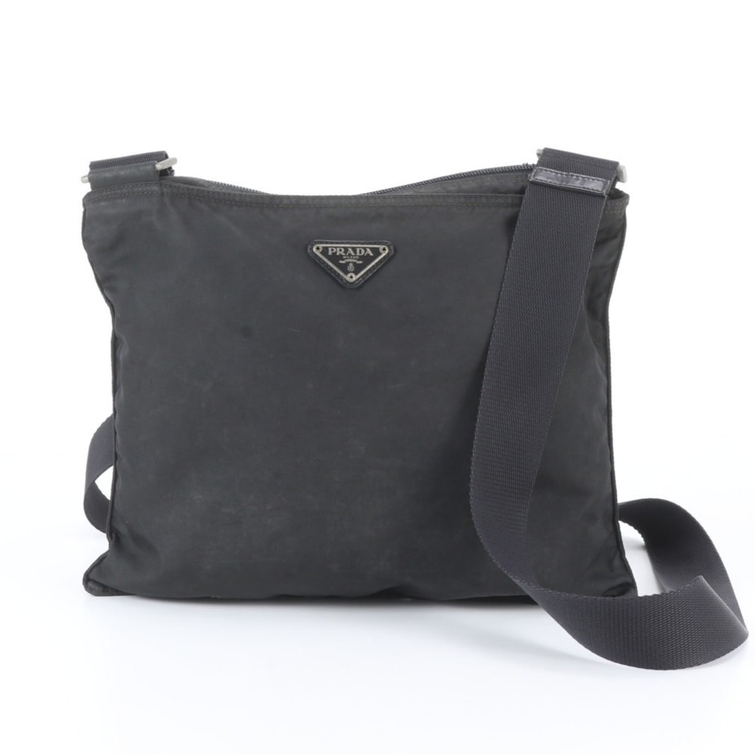 Prada Tessuto Nylon Triangle Logo Leather Shoulder Bag Messenger Black Men's: --- Catalog ---Category: SizeSize (HxWxD): 23cm x 30cm x 5cm / 9.05'' x 11.81'' x 1.96''Category: DesignType: Messenger bag, Shoulder bagColor: BlackGender: MenMaterial: Leather , Nylon Category: Gene