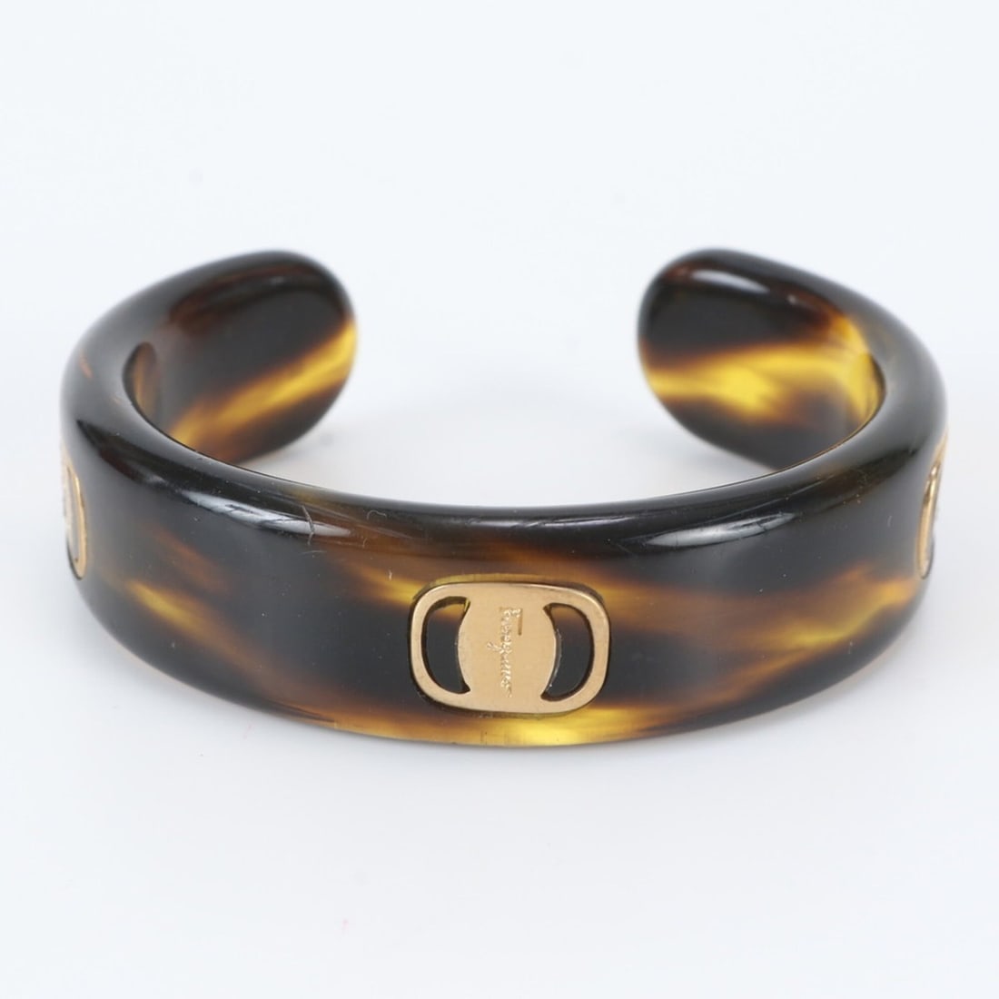 Salvatore Ferragamo Vara Bangle Bracelet - Women's Fashion Accessory: --- Catalog ---Category: SizeLength: 20cm / 7.87''Category: DesignType: BangleColor: BrownGender: WomenCategory: GeneralBrand: Salvatore Ferragamo--- Item List ---Section: ConditionRanking: Rank A Use