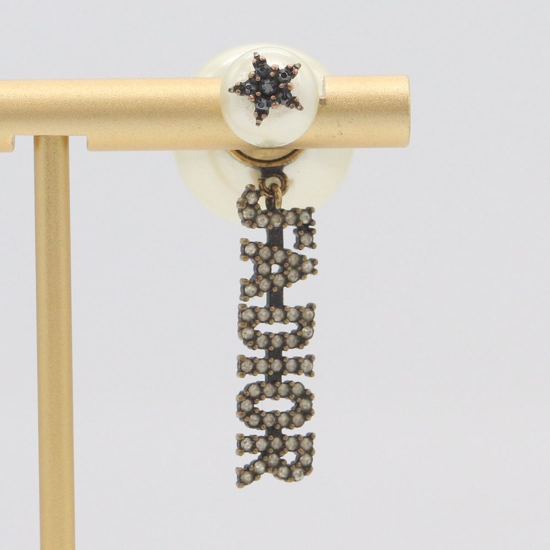 Christian Dior Dior single earring, J'A DIOR tribal gold metal, one women's, Christian: --- Catalog ---Category: SizeStone Diameter: 8.00mm / 0.31''Category: DesignColor: GoldGender: WomenMaterial: Metal, RhinestoneCategory: GeneralBrand: Christian Dior--- Item List ---Section: Condition
