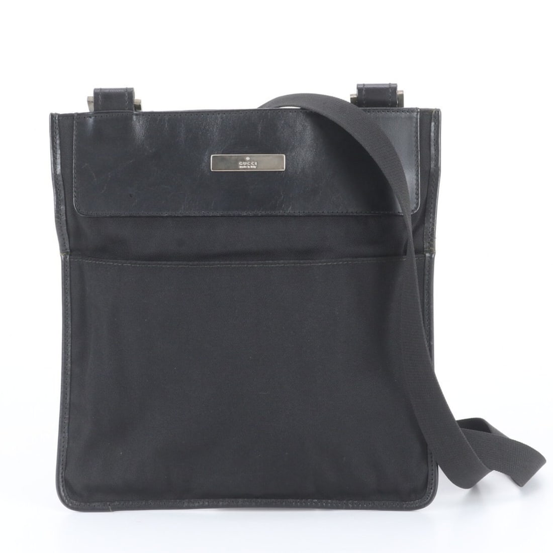 Gucci 019 0348 Leather Canvas Shoulder Bag Messenger Business Black Men's: --- Catalog ---Category: SizeSize (HxWxD): 25cm x 24cm x 2cm / 9.84'' x 9.44'' x 0.78''Category: DesignType: Messenger bag, Shoulder bagColor: BlackGender: MenMaterial: Leather , Canvas Category: Gene