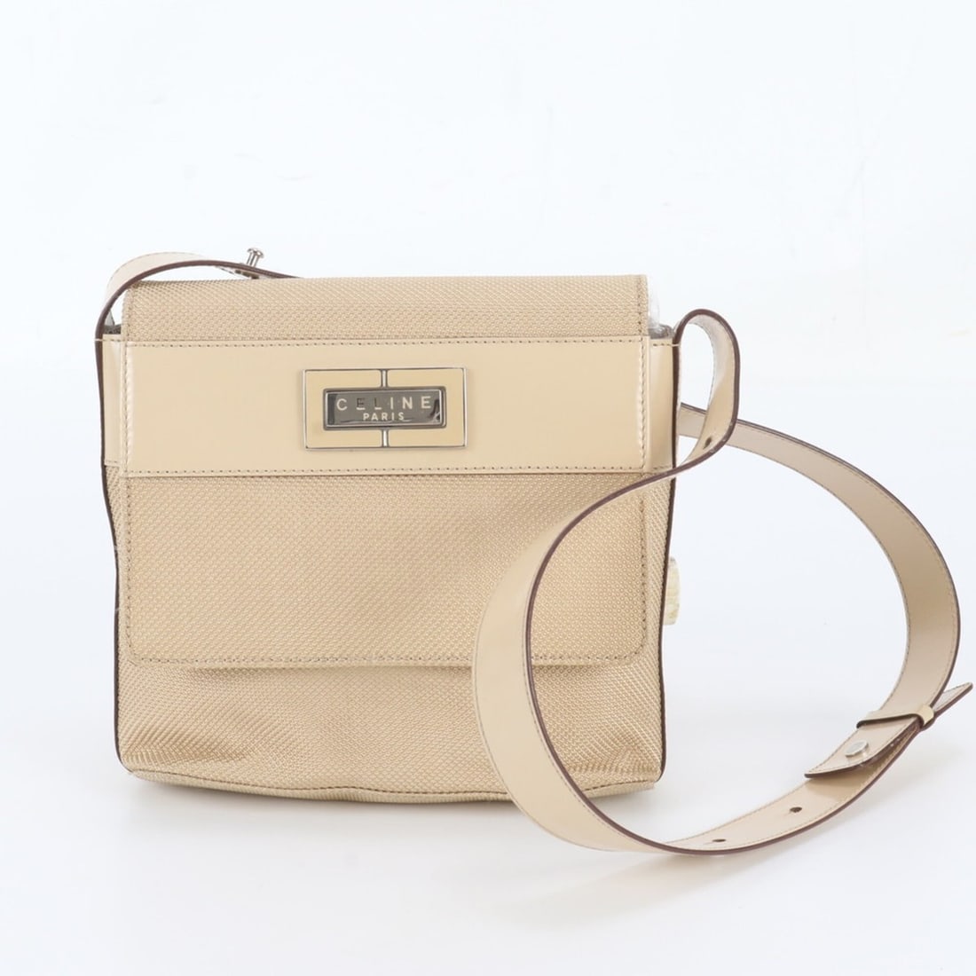 Celine Leather 2-Way Shoulder Bag, Crossbody Handbag, Tote Bag for Women: --- Catalog ---Category: SizeSize (HxWxD): 18cm x 20cm x 8cm / 7.08'' x 7.87'' x 3.14''Category: DesignType: Crossbody bag, Handbag, Shoulder bag, Tote bagColor: BeigeGender: WomenMaterial: Leather , 