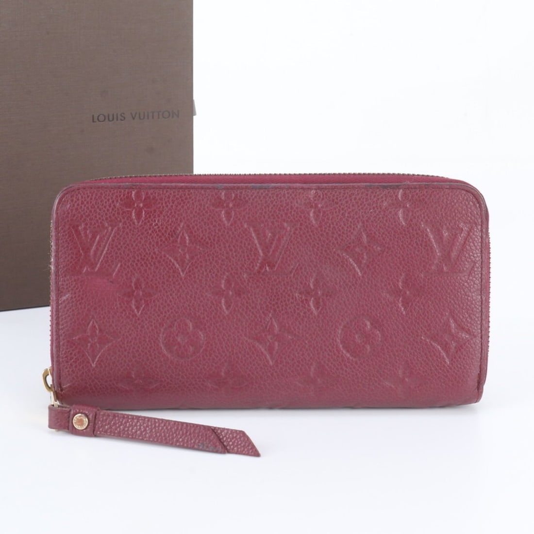 Louis Vuitton Monogram Empreinte M60549 Zippy Wallet Leather Long for Women: --- Catalog ---Category: SizeSize (HxWxD): 10cm x 19.5cm x 2cm / 3.93'' x 7.67'' x 0.78''Category: DesignType: Long wallet (bi-fold)Color: AuroreGender: WomenMaterial: Leather Category: GeneralMPN: M6
