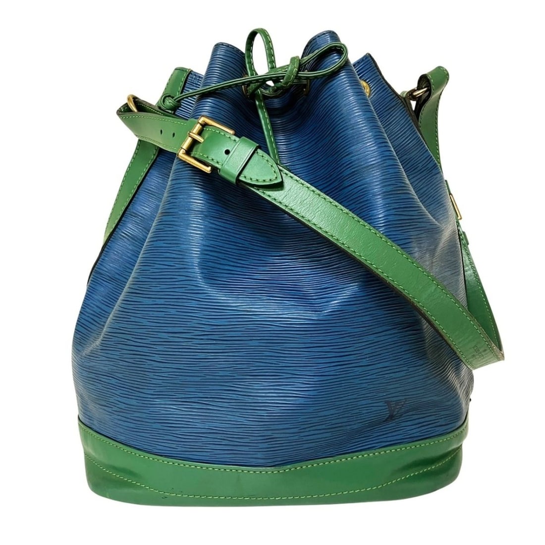 Louis Vuitton Noe Shoulder Bag, Epi Leather, M44044: --- Catalog ---Category: SizeSize (HxWxD): 33cm x 27cm x 18cm / 12.99'' x 10.62'' x 7.08''Category: DesignType: Shoulder bagColor: Blue, Galle, GreenGender: WomenMaterial: Epi leather Category: Genera