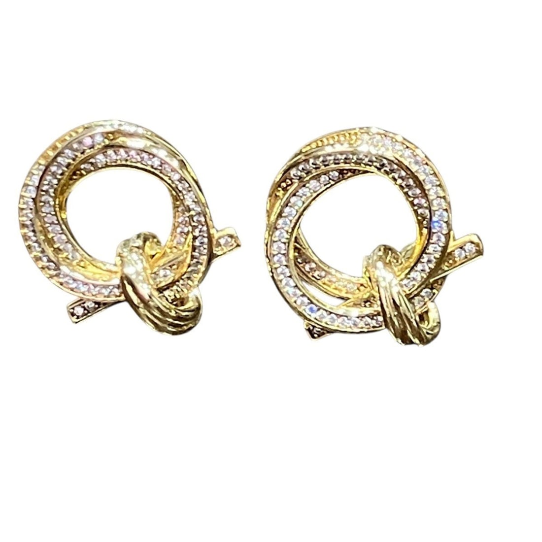 Salvatore Ferragamo Twist Earrings, Gancini design, total weight 11.8g, GP rhinestones.: --- Catalog ---Category: SizeSize (HxWxD): 18.00mm x 18.00mm x 20.00mm / 0.71'' x 0.71'' x 0.79''Category: DesignColor: GoldGender: WomenMaterial: RhinestoneCategory: GeneralBrand: Salvatore