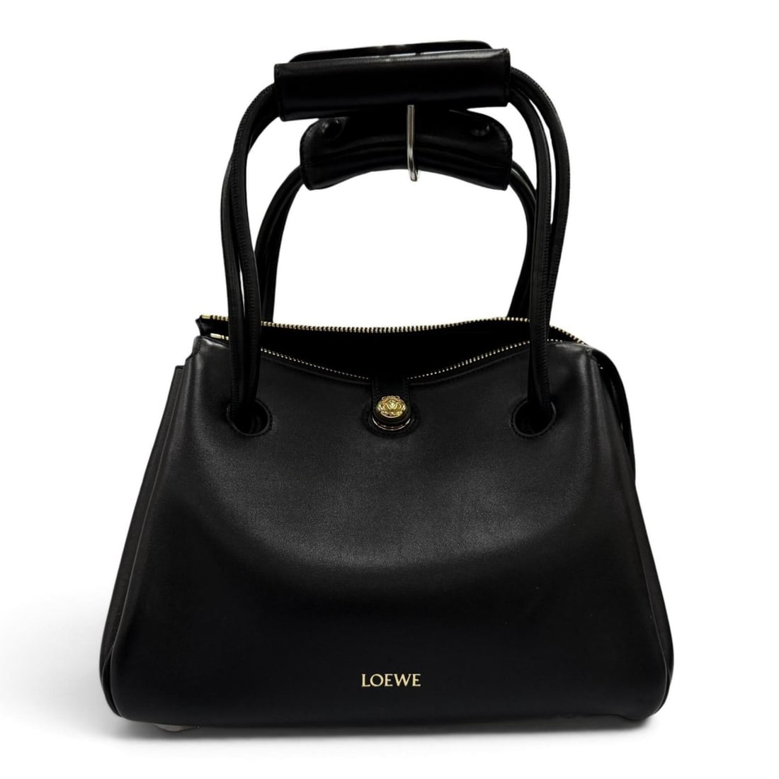 LOEWE AANBAB2X01 Madrid Bag Small Supple Leather 2-Way Handbag Black Made in Spain Women's with Dust: --- Catalog ---Category: SizeSize (HxWxD): 19cm x 23.5cm x 10cm / 7.48'' x 9.25'' x 3.93''Category: DesignType: HandbagColor: BlackGender: WomenMaterial: Leather Category: GeneralMPN: AANBAB2X01Brand: