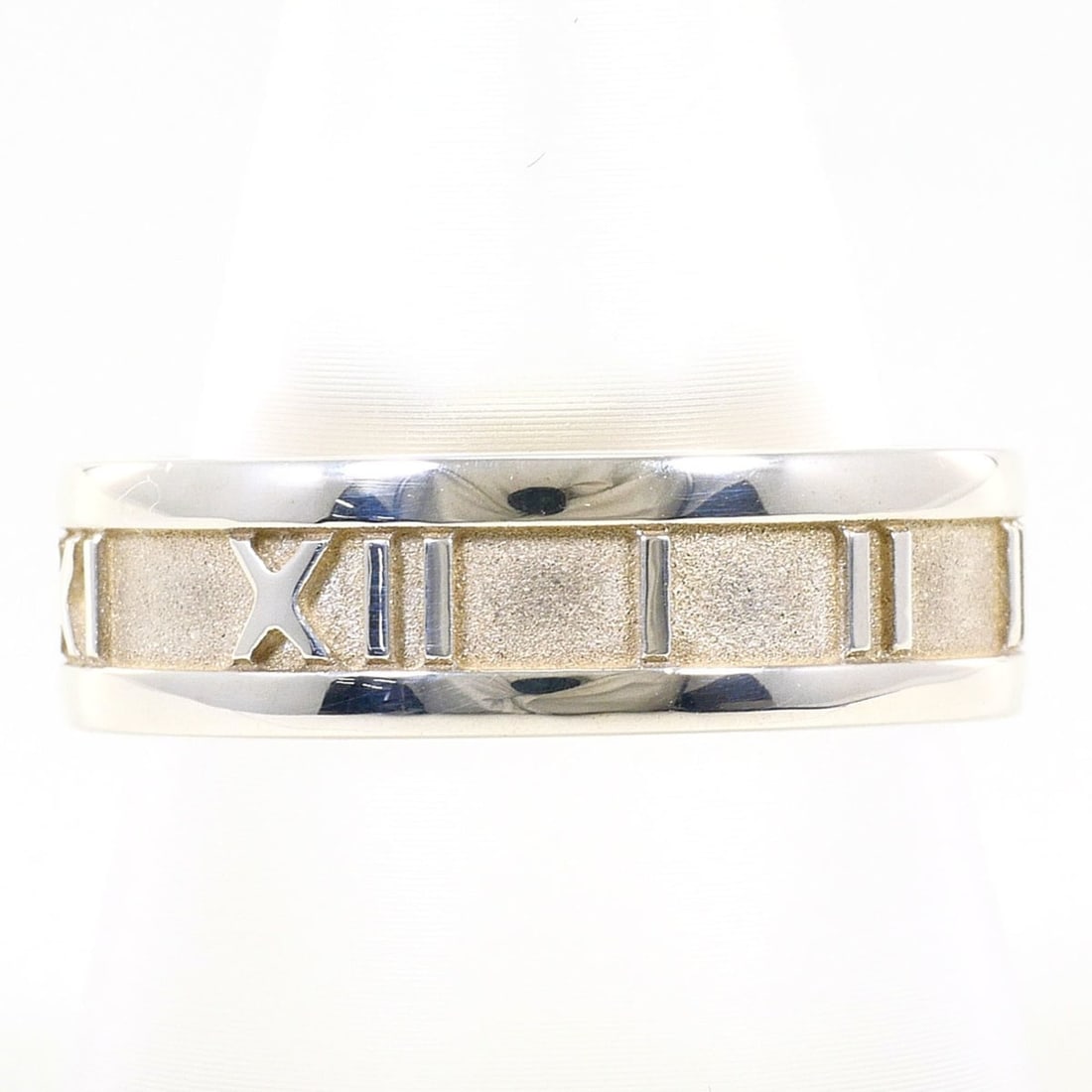 Tiffany & Co. Atlas Silver Ring, Size 1, Total Weight 6.6g, Like New Condition.: --- Catalog ---Category: SizeWidth: 6mm / 0.24''Weight: 6.6g / 0.23oz.JP Size: 16US Size: 8Category: DesignType: Band ringGender: Women,MenMaterial: Silver 925Category: GeneralLine: AtlasBrand: Tiffan