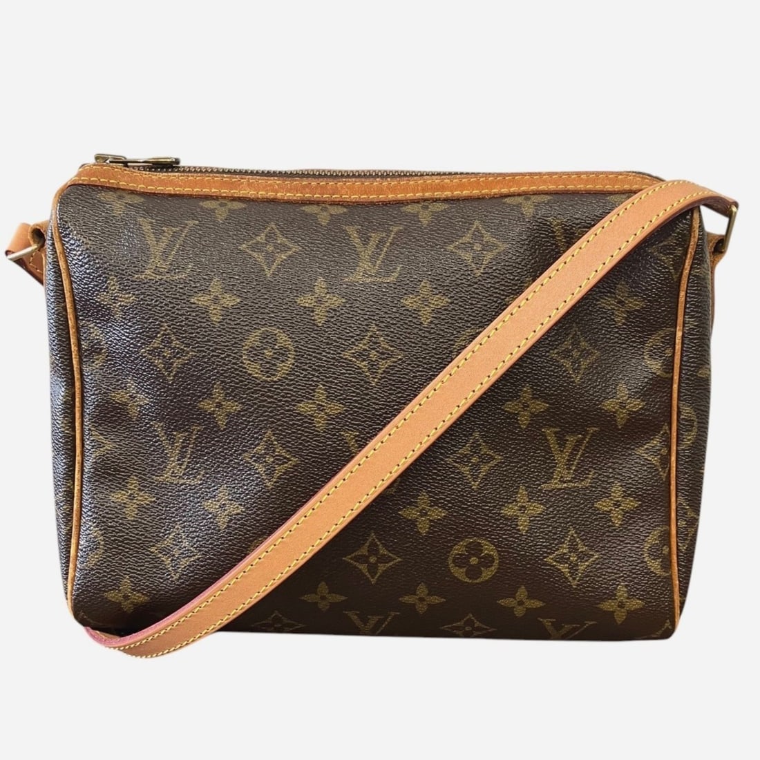 Louis Vuitton Tullery Shoulder Bag, Monogram Canvas, M51348: --- Catalog ---Category: SizeSize (HxWxD): 20cm x 24cm x 8cm / 7.87'' x 9.44'' x 3.14''Strap Length: 114cm - 132cm / 44.88'' - 51.96''Category: DesignType: Shoulder bagColor: BrownGender: WomenClosure