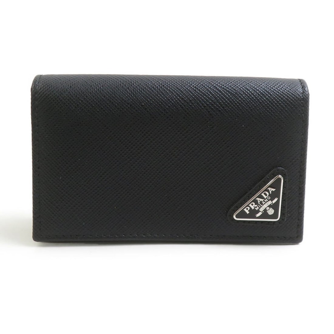 Prada business card holder/card case, leather, black, for men and women, r11389k: --- Catalog ---Category: DesignType: Card caseColor: BlackGender: Men,WomenMaterial: Leather Category: GeneralBrand: PradaCategory: Physical PropertiesSize (HxWxD): 6.8cm x 11cm x 3cm / 2.67'' x 4.33'