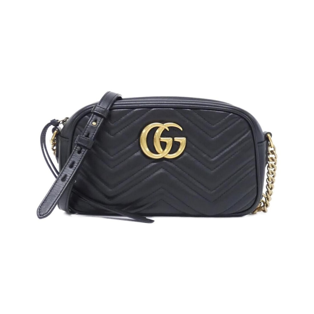 Gucci GG Marmont 447632 DTD1T Shoulder Bag: --- Catalog ---Category: SizeSize (HxWxD): 14cm x 24cm x 7cm / 5.51'' x 9.44'' x 2.75''Category: DesignType: Shoulder bagColor: BlackGender: WomenMaterial: Leather Hardware Color: GoldCategory: Genera