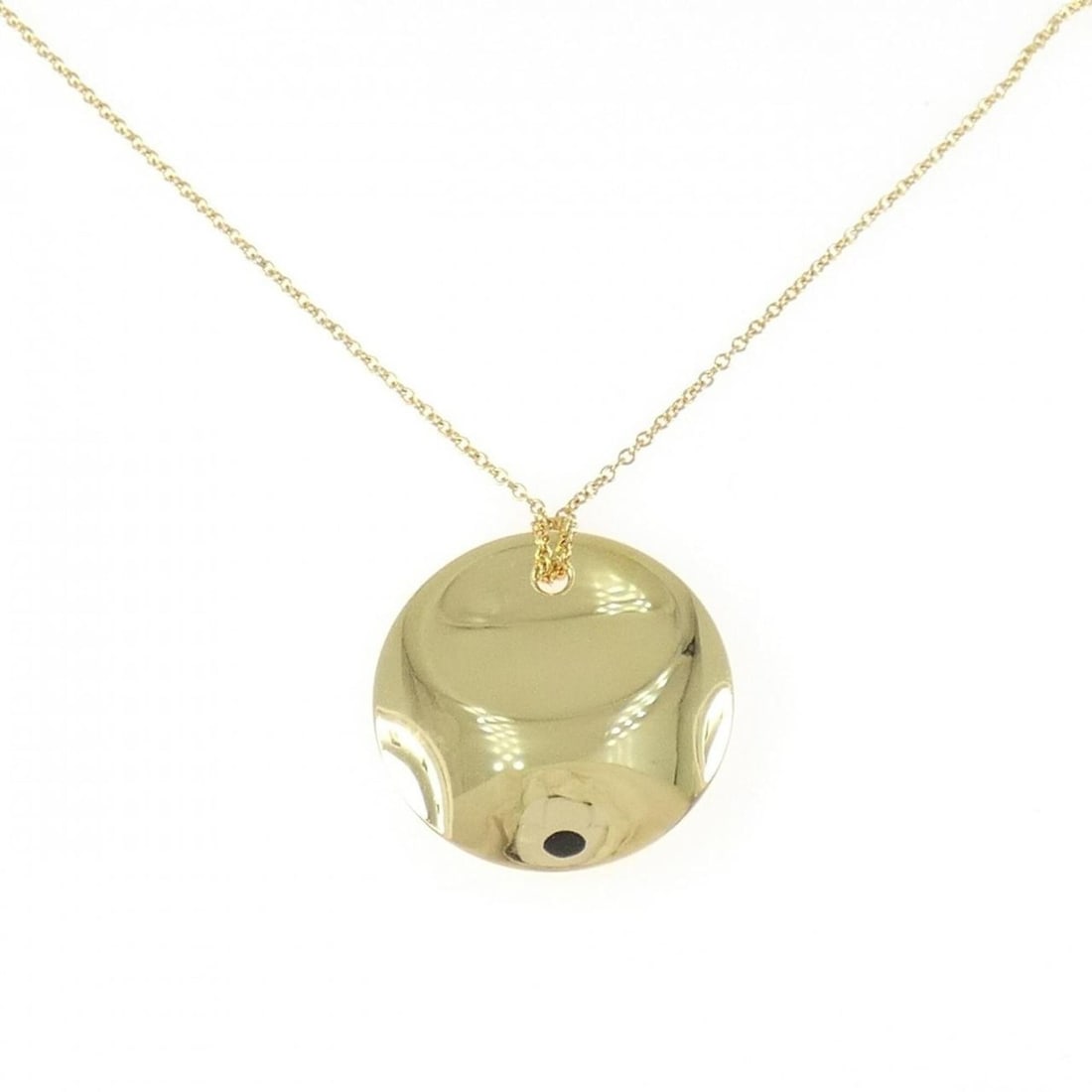 Tiffany Medium Round Necklace: --- Catalog ---Category: SizePendant Size: 22.6mm / 0.88''Neck Circumference: 39 cm / 15.35''Category: DesignGender: WomenMaterial: Yellow gold (18K)Necklace Type: NecklaceCategory: GeneralBrand: