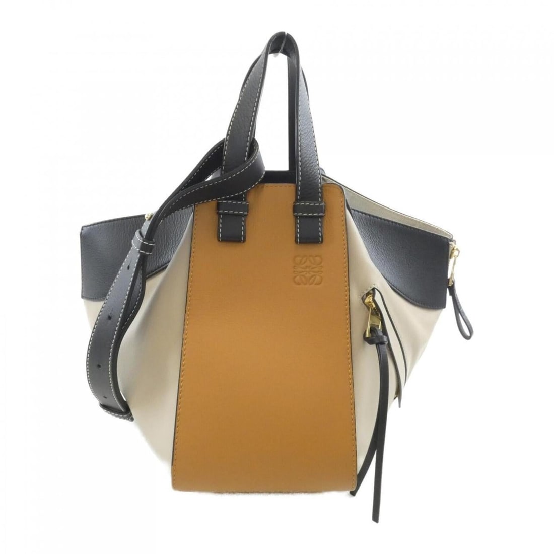 Loewe Hammock Small 387 30PS35 Shoulder Bag: --- Catalog ---Category: SizeSize (HxWxD): 24cm x 14cm x 28cm / 9.44'' x 5.51'' x 11.02''Category: DesignType: Shoulder bagColor: Multi-colorGender: WomenMaterial: Leather Hardware Color: GoldLeather/