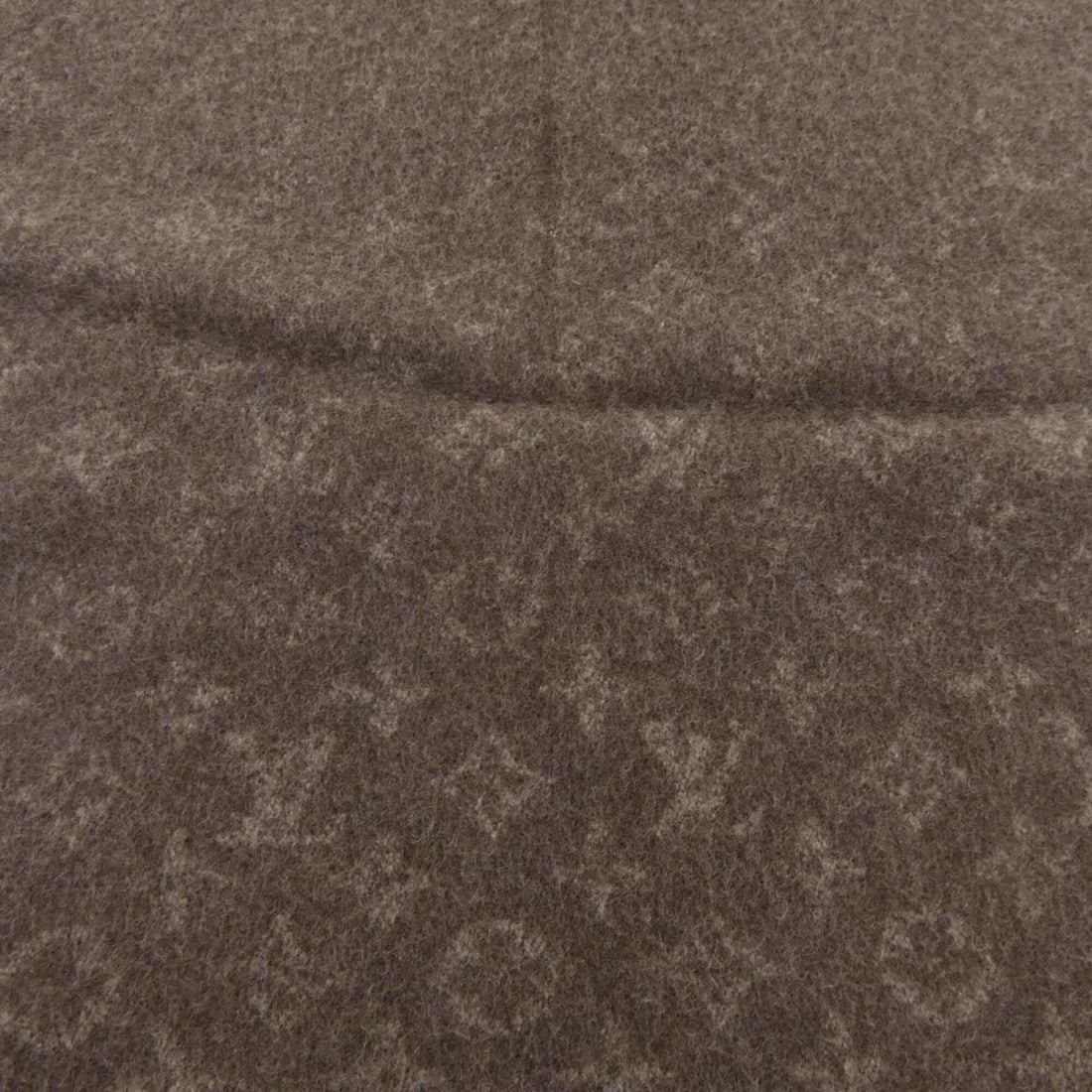 Louis Vuitton Monogram Gradient M70258 Scarf - 4
