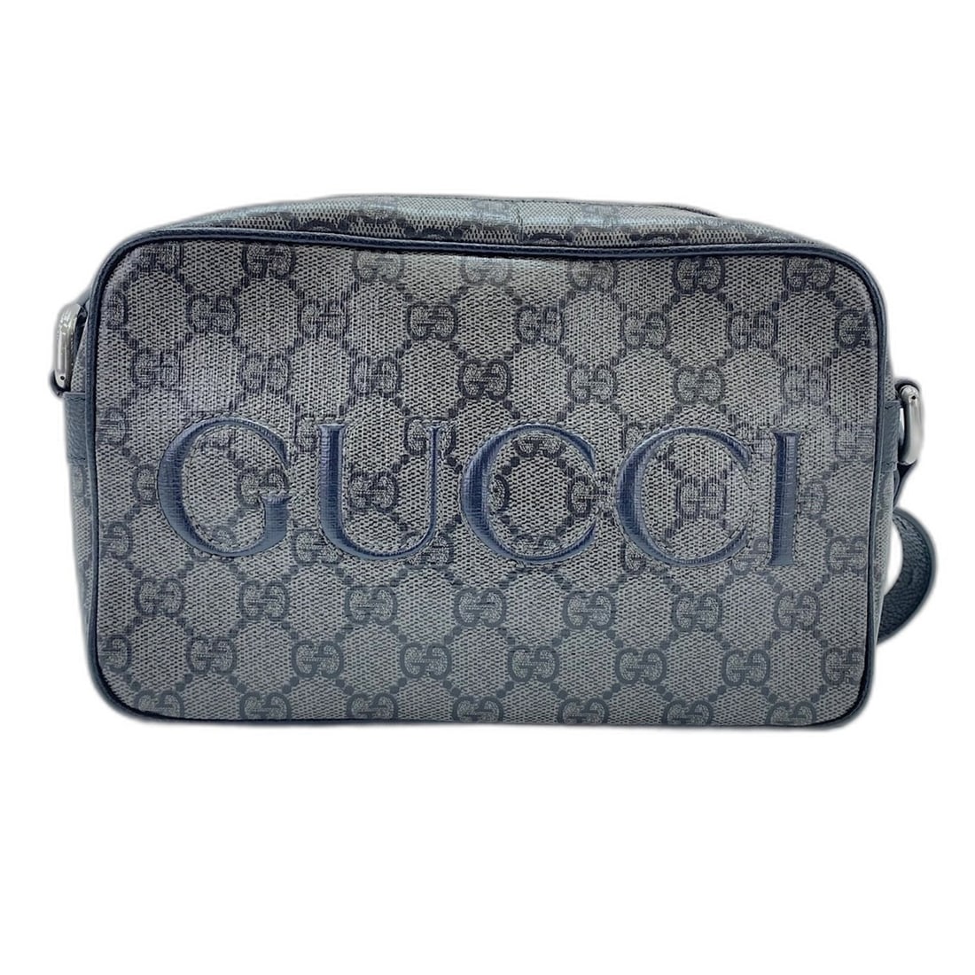 GUCCI GG Supreme Shoulder Bag, Gray: --- Catalog ---Category: SizeSize (HxWxD): 14cm x 22cm x 6cm / 5.51'' x 8.66'' x 2.36''Category: DesignType: Shoulder bagColor: GrayGender: WomenMaterial: GG Supreme Category: GeneralBrand: Gucci--- I