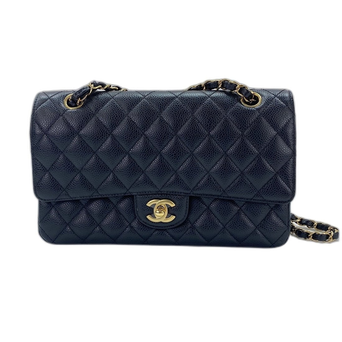 CHANEL Matelassé 25 Shoulder Bag, Black: --- Catalog ---Category: SizeSize (HxWxD): 15cm x 25cm x 6cm / 5.9'' x 9.84'' x 2.36''Strap Length: 90cm / 35.43''Category: DesignType: Shoulder bagColor: BlackGender: WomenCategory: GeneralBrand: Cha