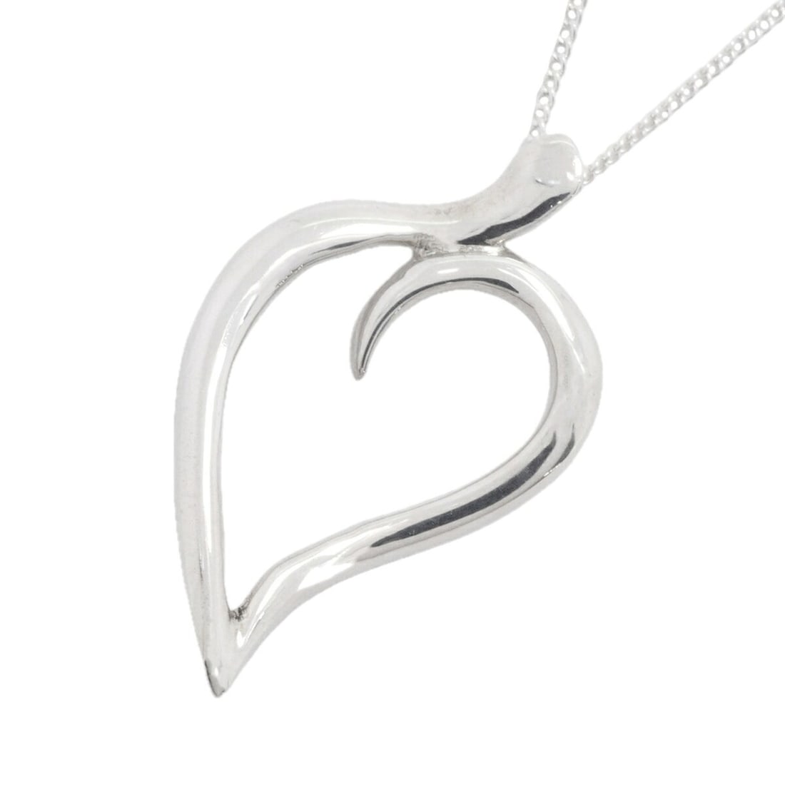 Tiffany & Co. Leaf Necklace, Sterling Silver 925, Women's: --- Catalog ---Category: SizePendant Size: 25.8mm x 15.3mm / 1.01'' x 0.6''Neck Circumference: 46.5 cm / 18.3''Category: DesignGender: WomenMaterial: Silver 925Necklace Type: NecklaceCategory: General