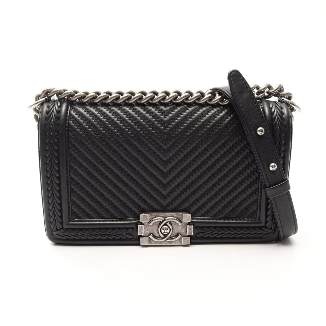 Chanel Boy Shoulder Bag Handbag Leather Women's Black: --- Catalog ---Category: SizeSize (HxWxD): 14.5cm x 25cm x 7cm / 5.7'' x 9.84'' x 2.75''Category: DesignType: Handbag, Shoulder bagColor: BlackGender: WomenMaterial: Leather Hardware Color: SilverCate