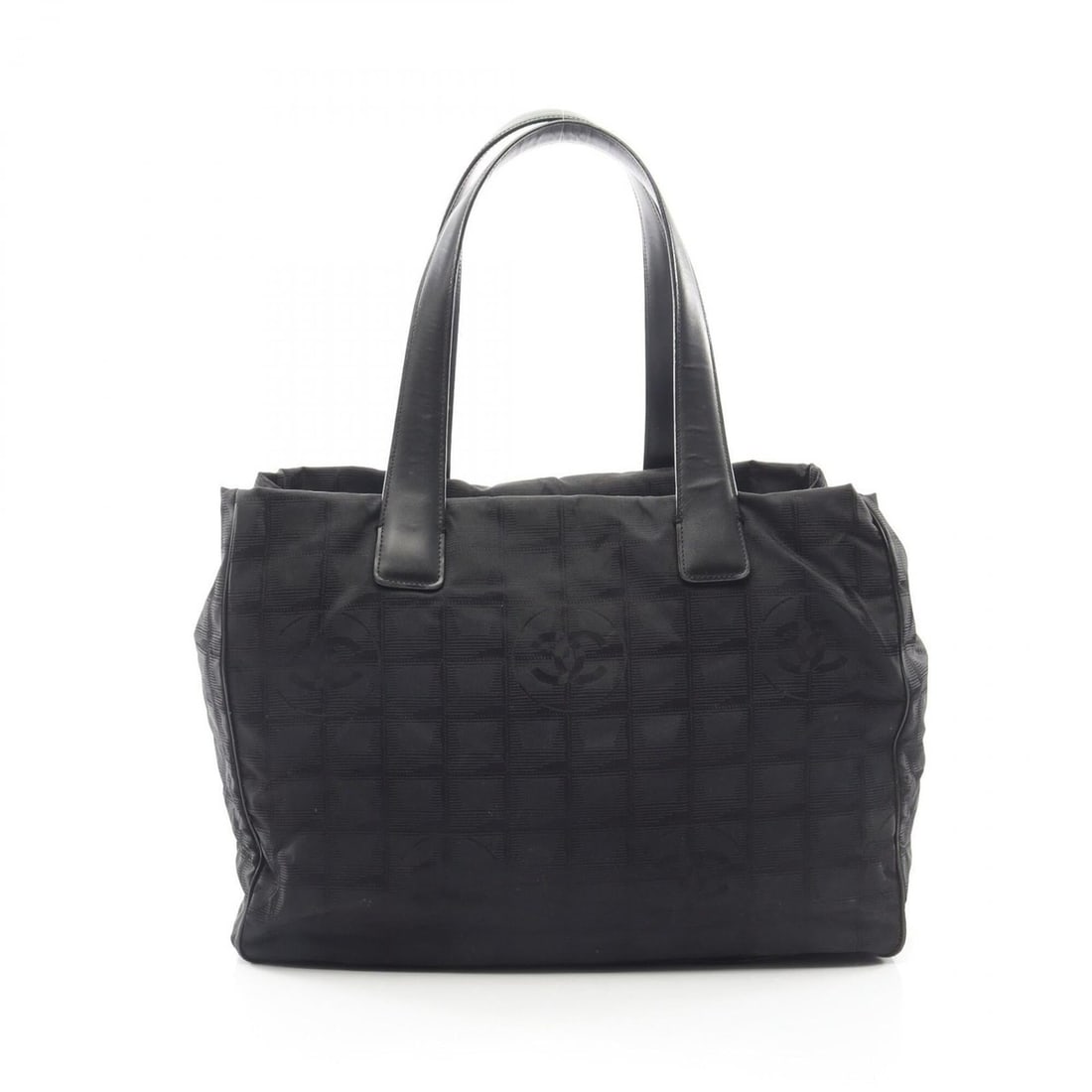 Chanel New Travel Line MM Tote Bag Handbag Leather Nylon Canvas Women's Black A15991: --- Catalog ---Category: SizeSize (HxWxD): 25cm x 34cm x 14.5cm / 9.84'' x 13.38'' x 5.7''Category: DesignType: Handbag, Tote bagColor: BlackGender: WomenMaterial: Leather , Nylon canvas Hardware Colo