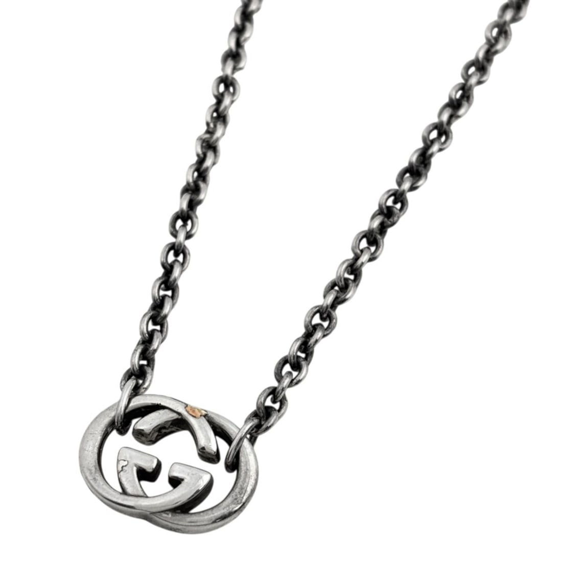 Gucci necklace with GG logo, sterling silver (925), for women.: --- Catalog ---Category: SizePendant Size: 23mm x 16mm / 0.9'' x 0.62''Neck Circumference: 45 cm / 17.71''Category: DesignColor: SilverGender: WomenMaterial: Silver 925Necklace Type: NecklaceCategory: