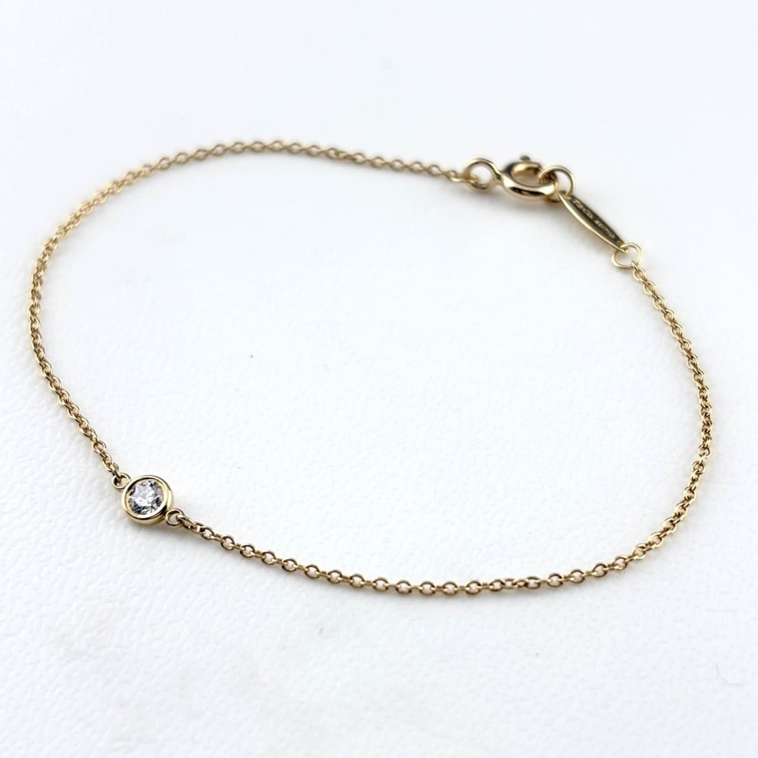 Tiffany & Co. By the Yard bracelet, Elsa Peretti design, 750 diamond, women's bracelet.: --- Catalog ---Category: SizeLength: 15.5cm / 6.1''Category: DesignType: Charm braceletStone: DiamondGender: WomenCategory: GeneralBrand: Tiffany--- Item List ---Section: ConditionRanking: Rank AB Use