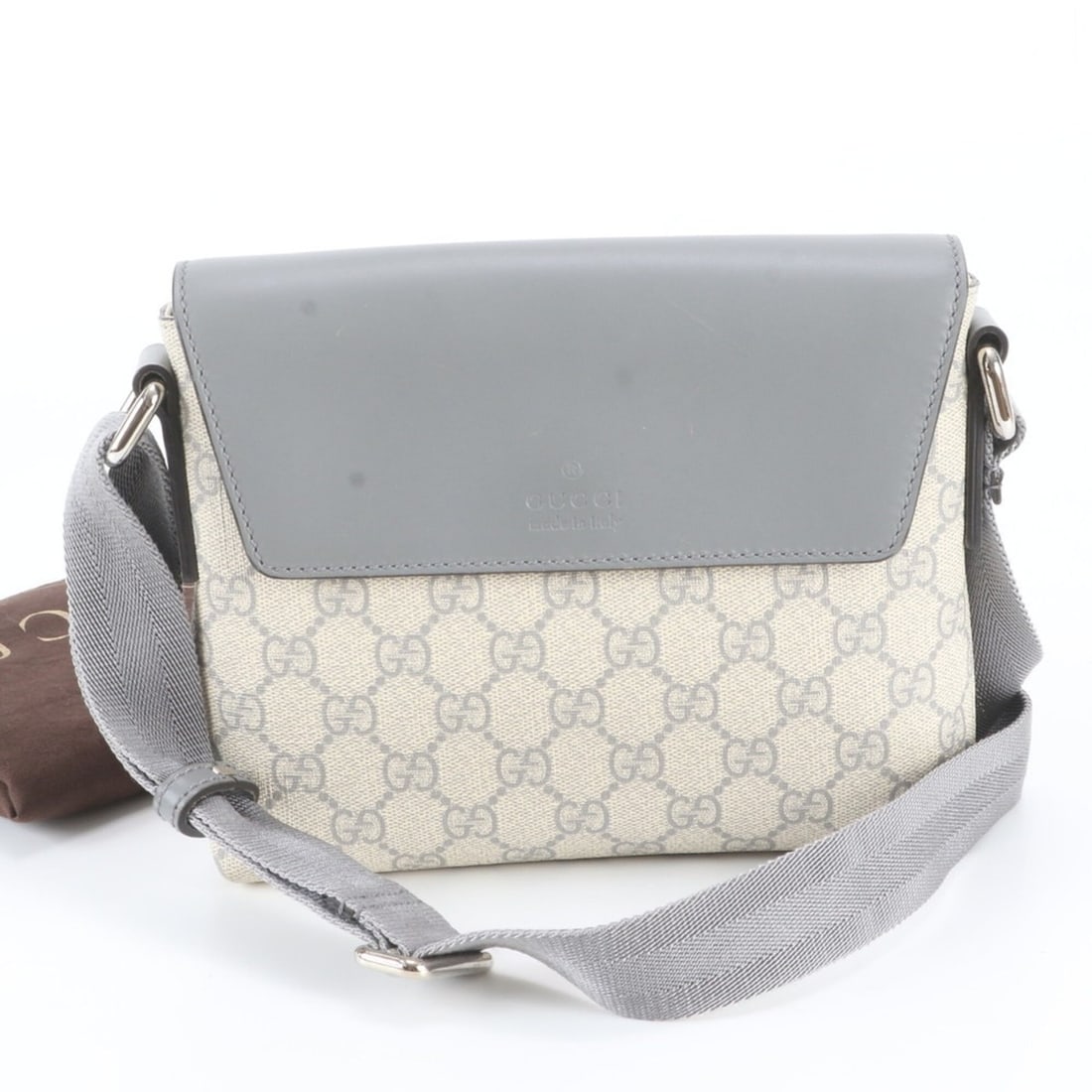 Gucci GG Supreme 353431 Leather Shoulder Bag Messenger with Control Card for Men: --- Catalog ---Category: SizeSize (HxWxD): 16cm x 20cm x 3cm / 6.29'' x 7.87'' x 1.18''Category: DesignType: Messenger bag, Shoulder bagColor: Beige, GrayGender: MenMaterial: Leather , Coated canvas