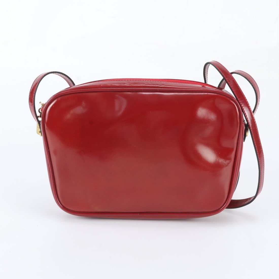 Salvatore Ferragamo M21 4610 Leather Shoulder Bag - Women's Brand: --- Catalog ---Category: SizeSize (HxWxD): 15cm x 20cm x 4cm / 5.9'' x 7.87'' x 1.57''Category: DesignType: Shoulder bagColor: Red colorGender: WomenMaterial: Leather Category: GeneralMPN: M21 4610Bra