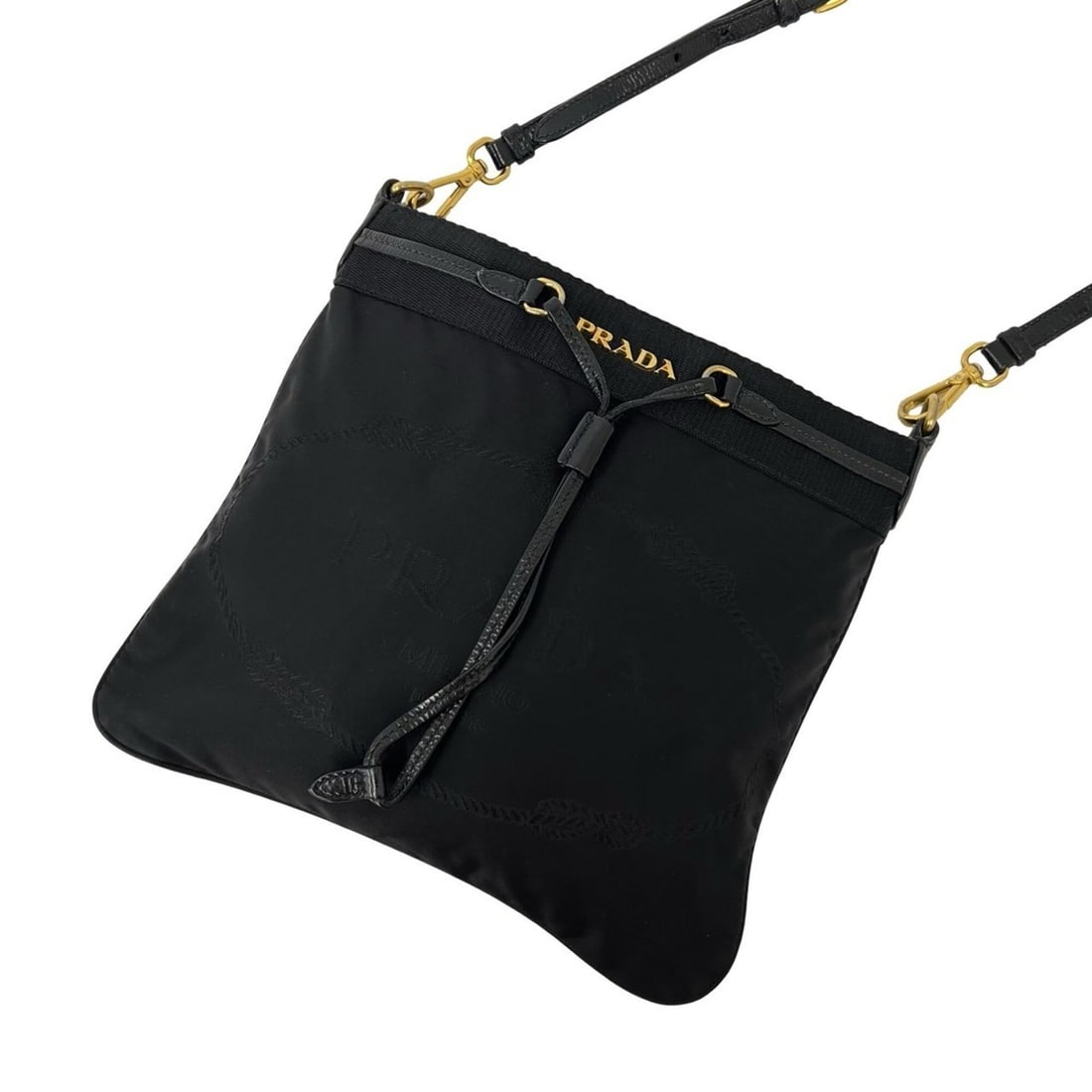PRADA Prada logo hardware Tessuto Pocono nylon leather genuine shoulder bag sacoche pochette black: --- Catalog ---Category: SizeSize (HxWxD): 23.5cm x 26cm / 9.25'' x 10.23''Category: DesignType: Pochette, Shoulder bagColor: BlackGender: WomenMaterial: Nylon , Leather Category: GeneralBrand: Prada-