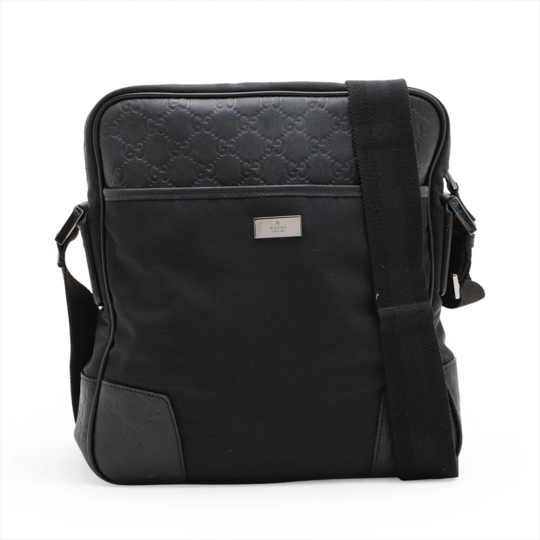 Gucci Guccissima 162783 Leather Shoulder Bag Messenger Business Tote for Men: --- Catalog ---Category: SizeSize (HxWxD): 28.5cm x 26cm x 6.5cm / 11.22'' x 10.23'' x 2.55''Category: DesignType: Messenger bag, Shoulder bag, Tote bagColor: BlackGender: MenMaterial: Leather , Nylon