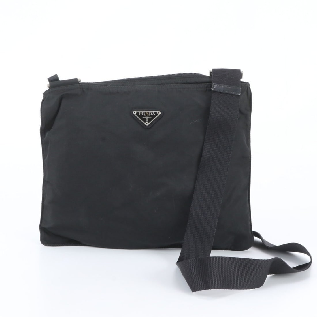 Prada Tessuto Nylon Triangle Logo Shoulder Bag Messenger Black Men's: --- Catalog ---Category: SizeSize (HxWxD): 28cm x 30cm x 1cm / 11.02'' x 11.81'' x 0.39''Category: DesignType: Messenger bag, Shoulder bagColor: BlackGender: MenCategory: GeneralBrand: PradaCountry of
