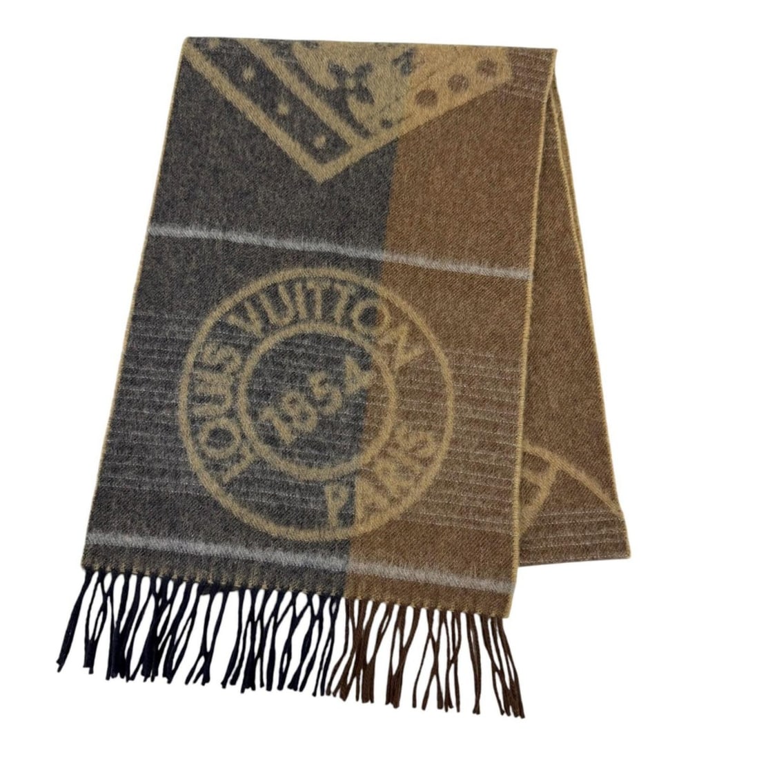 LOUIS VUITTON M70484 Echarpe Cardiff Wool Angora Circle Logo Stole Scarf Brown Navy Made in Scotland: --- Catalog ---Category: SizeSize (LxW): 1.72m x 29cm / 67.71'' x 11.41''Category: DesignType: StoleColor: Brown, NavyGender: MenMaterial: Wool , Angora Category: GeneralMPN: M70484Brand: Louis Vuitto
