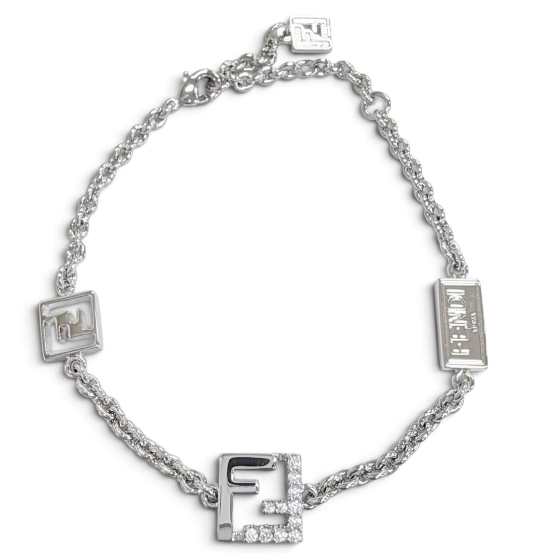 FENDI 8AK321 FOREVER FF Logo Crystal Chain Bracelet, Silver, Made in Italy, Women's, with Box: --- Catalog ---Category: SizeLength: 18cm / 7.08''Category: DesignType: Charm braceletColor: SilverGender: WomenCategory: GeneralMPN: 8AK321Brand: FendiCountry of Origin: Italy--- Item List ---Section
