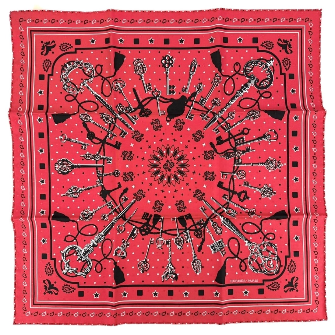 Hermes Carre 55 Les Cles Bandana Fashion Item LES CLES Key HERMES Silk Red Scarf/Scarf Women's: --- Catalog ---Category: SizeSize (LxW): 55cm x 55cm / 21.65'' x 21.65''Category: DesignType: BandanaColor: Red color, WhiteGender: WomenMaterial: Silk Category: GeneralBrand: Hermes--- Item List ---S