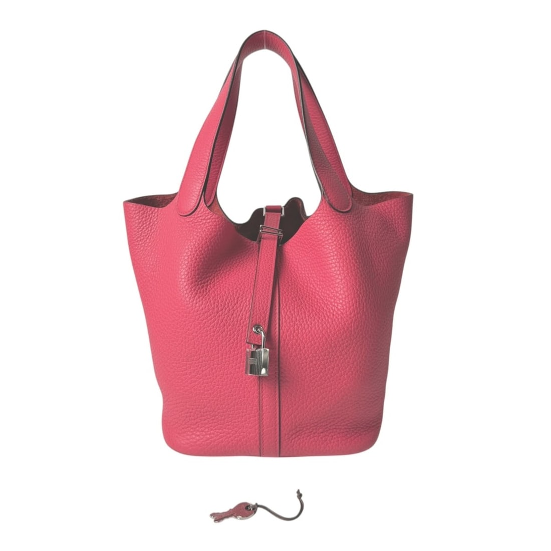 Hermes Picotin Lock MM Silver Hardware D Stamp #161 Women's: --- Catalog ---Category: SizeSize (HxWxD): 21cm x 30cm x 18cm / 8.26'' x 11.81'' x 7.08''Category: DesignType: HandbagGender: WomenMaterial: Taurillon clemence leather Category: GeneralBrand: Hermes--