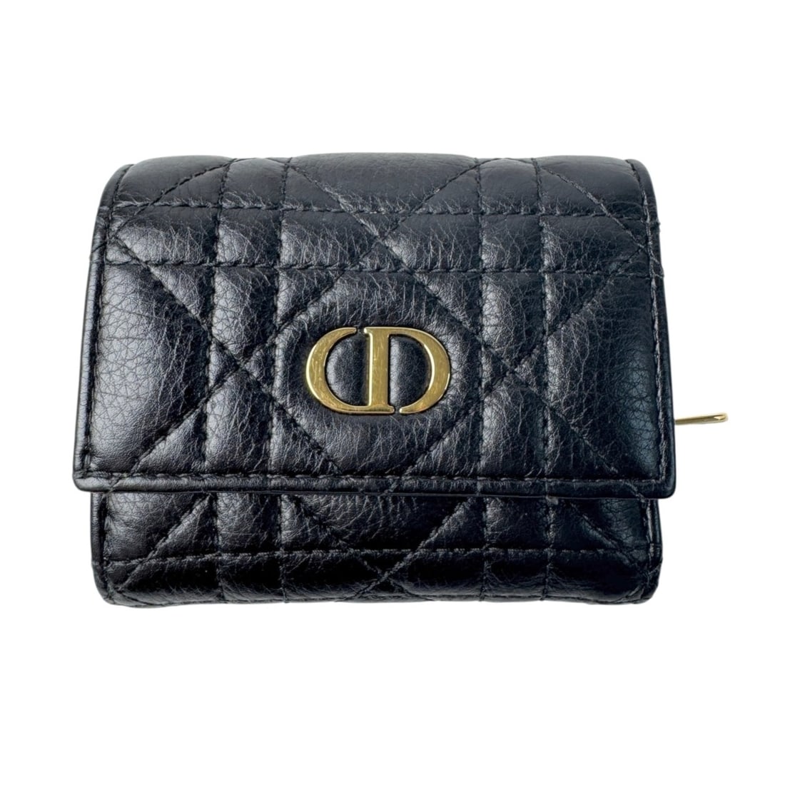 Christian Dior Dior Cannage Compact Wallet Tri-fold for Women: --- Catalog ---Category: SizeSize (HxWxD): 9.5cm x 8cm / 3.74'' x 3.14''Category: DesignType: Wallet (tri-fold)Color: BlackGender: WomenMaterial: Leather Category: GeneralBrand: Christian Dior--- Item
