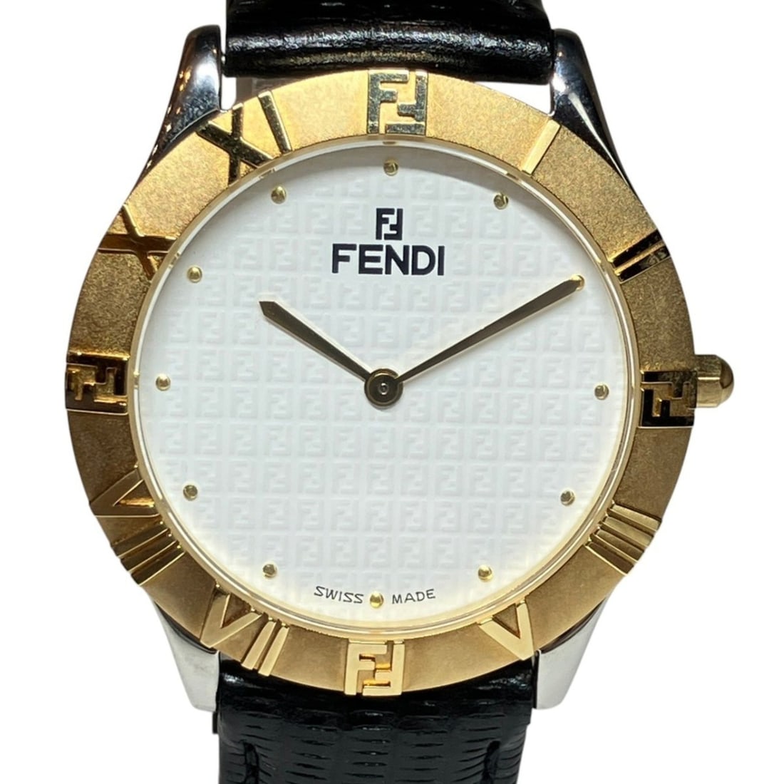 Fendi watch, total weight 41.2g, stainless steel, genuine leather strap, quartz movement, white: --- Catalog ---Category: SizeWrist Size: 15cm - 17cm / 5.9'' - 6.69''Case Diameter: 35mm / 1.38''Category: DesignType: WristwatchGender: MenColor (Dial): WhiteMaterial (Band): LeatherMaterial (Case): 