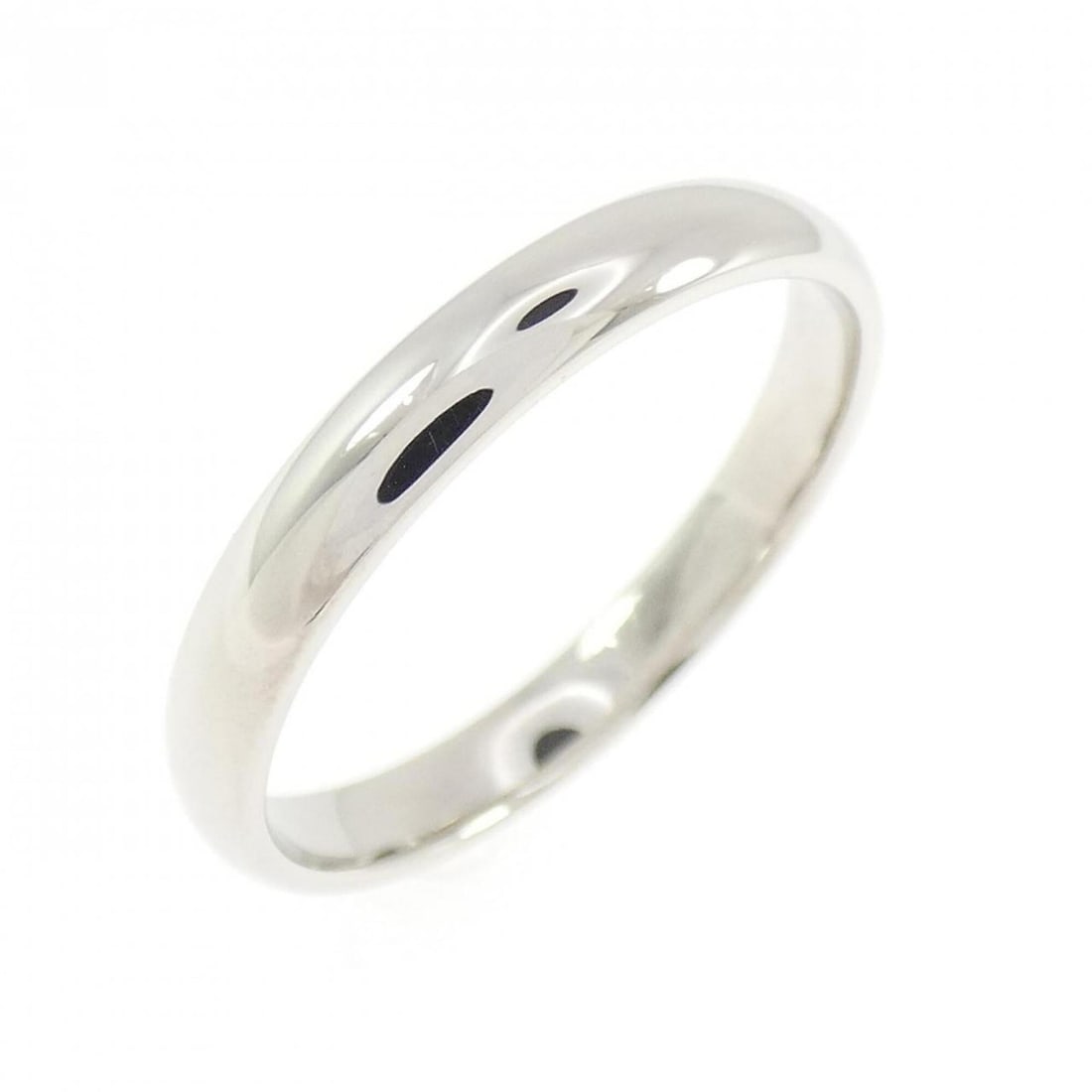 Van Cleef & Arpels Tendrement Ring: --- Catalog ---Category: SizeJP Size: 16.5US Size: 8Category: DesignType: Band ringColor: PlatinumGender: WomenMaterial: Platinum 950Category: GeneralMPN: VCARO9Y400Brand: Van Cleef & Arpels--- Item