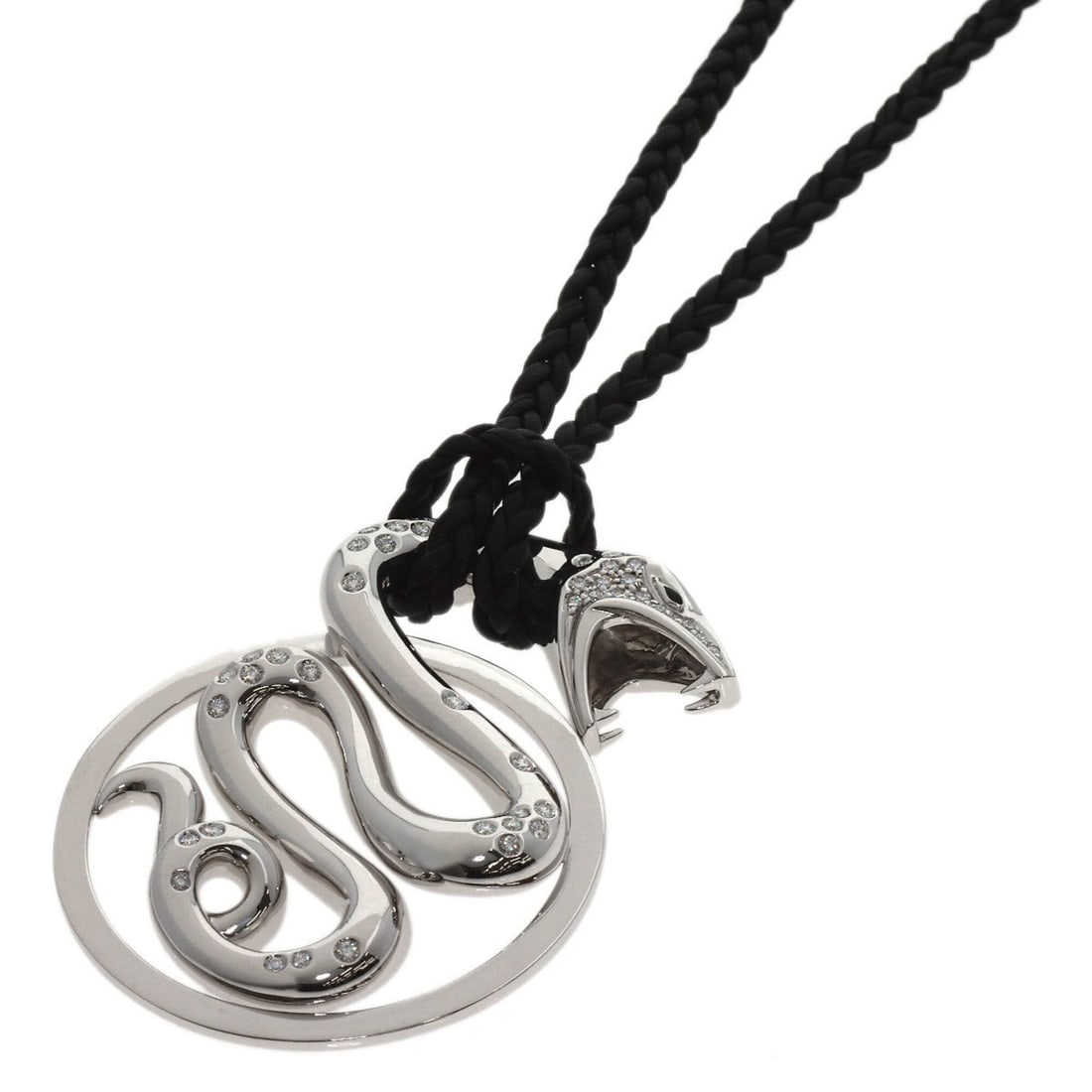 Boucheron Trouble Diamond Onyx Necklace 18K White Gold Men's: --- Catalog ---Category: SizePendant Size: 59.7mm x 44.7mm / 2.35'' x 1.75''Neck Circumference: 105 cm / 41.33''Category: DesignColor: SilverGender: MenMaterial: White gold (18K)Necklace Type: Necklac