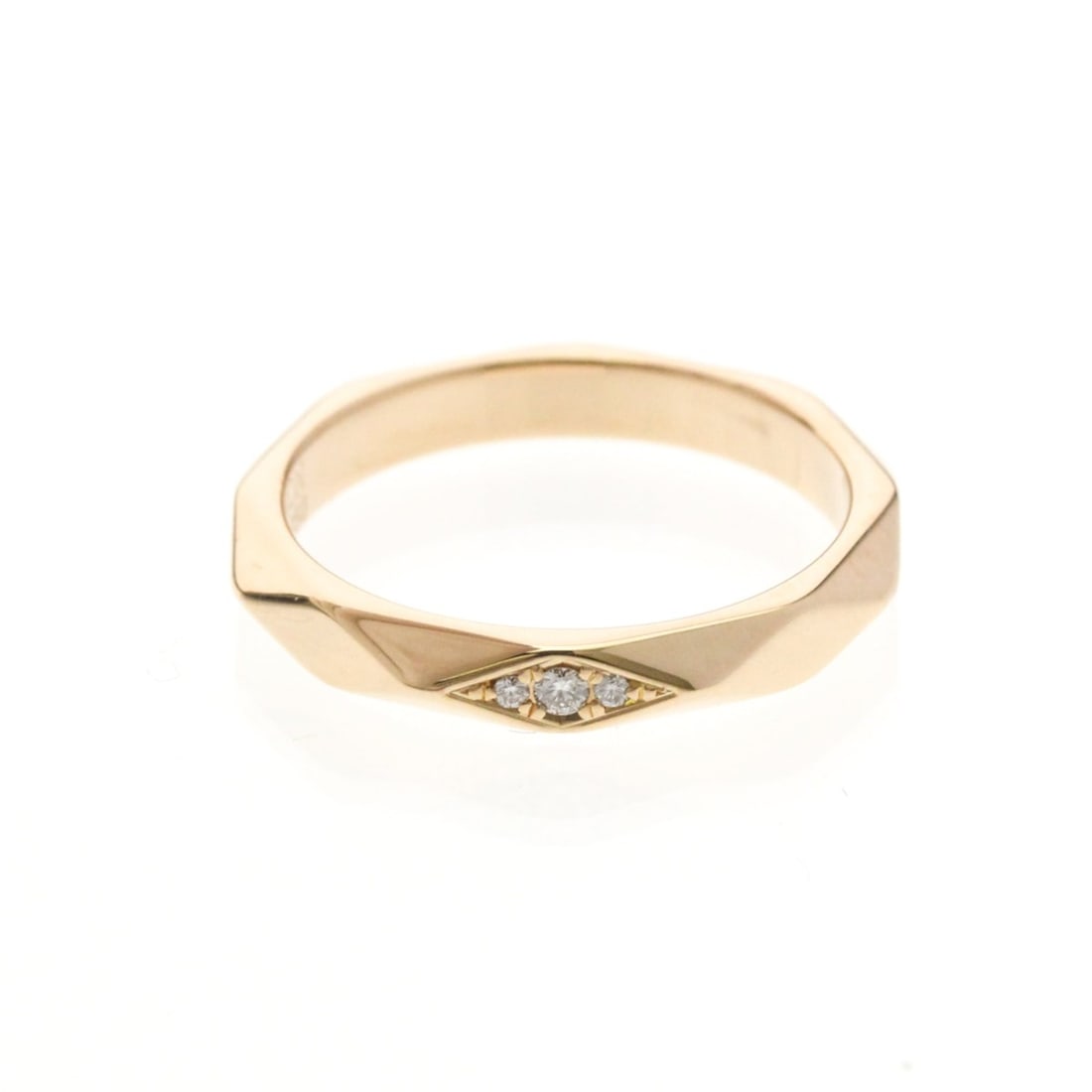 Boucheron Faceted Diamond Ring Pink Gold (18K) Fashion Diamond Band Ring Pink Gold: --- Catalog ---Category: SizeWidth: 2.8mm / 0.11''Weight: 3.2g / 0.11oz.JP Size: 9US Size: 4 3/4Brand Size: 49Category: DesignType: Band ringColor: Pink goldMetal: GoldStone: DiamondStyle: FashionGend