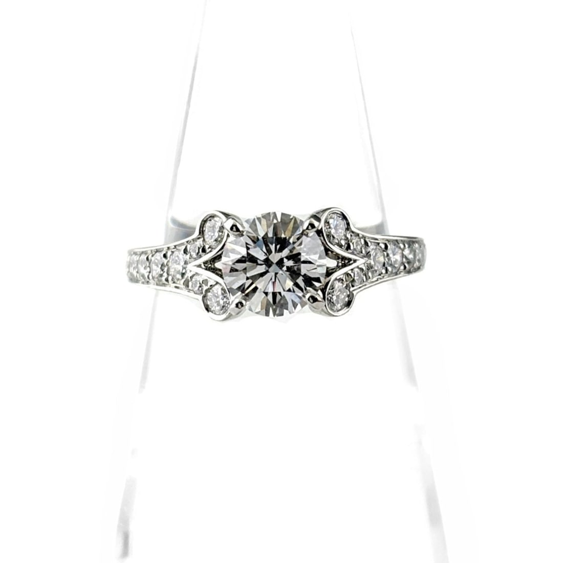 Cartier Ballerina Platinum Ring with Small Diamonds (Pt950) - Women's: --- Catalog ---Category: SizeUS Size: 5Brand Size: 49Category: DesignType: Band ringStone: DiamondGender: WomenMaterial: Platinum 950Category: GeneralBrand: Cartier--- Item List ---Section: ConditionR