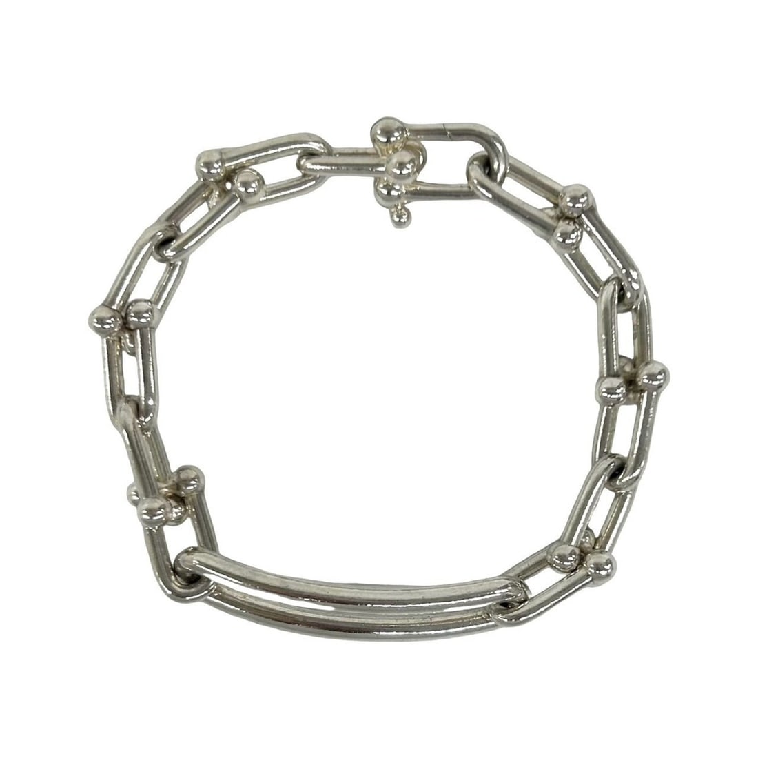 TIFFANY&Co. Tiffany HardWear Medium Link Bracelet, Sterling Silver 925, Accessory, 85215: --- Catalog ---Category: SizeLength: 17cm / 6.69''Category: DesignType: Charm braceletColor: SilverGender: WomenMaterial: Silver 925Category: GeneralBrand: Tiffany--- Item List ---Section: ConditionRa